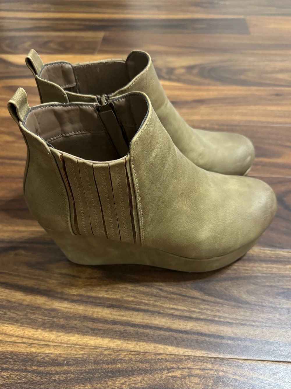 Pierre Dumas Wedge Booties in Taupe | Size 6.5